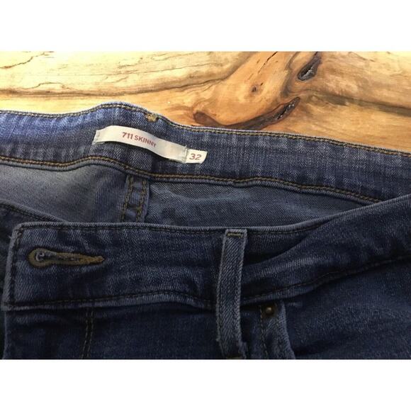 WOMEN'S LEVI'S 711 SKINNY BLUE JEANS‎ SIZE 30 MID RISE 5 POCKET Distressed - Picture 1 of 4